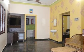 Royal Peters Holiday Homes, Main Falls, Coutralam